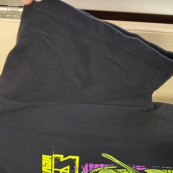 TMNT black shirt 🛍3 For $15🛍 - Picture 7 of 8